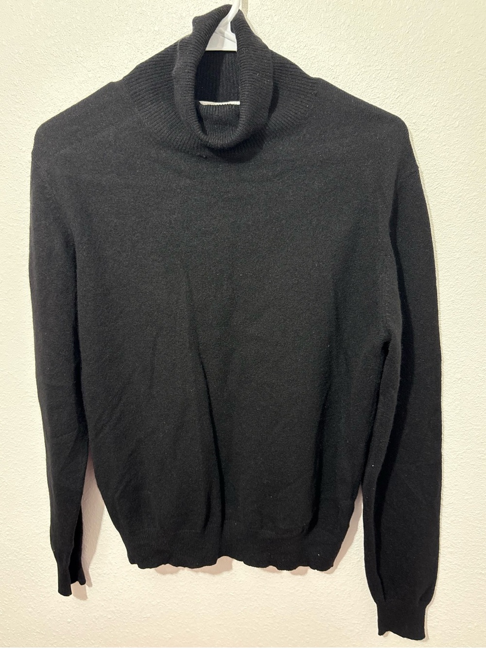 100% Cashmere Black Turtle Neck Long Sleeve Sweater Size Medium
